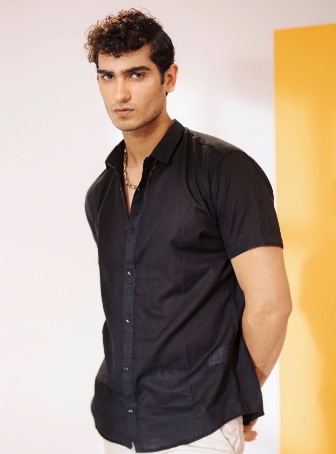 Regular Fit Half-Sleeves Shirt Black