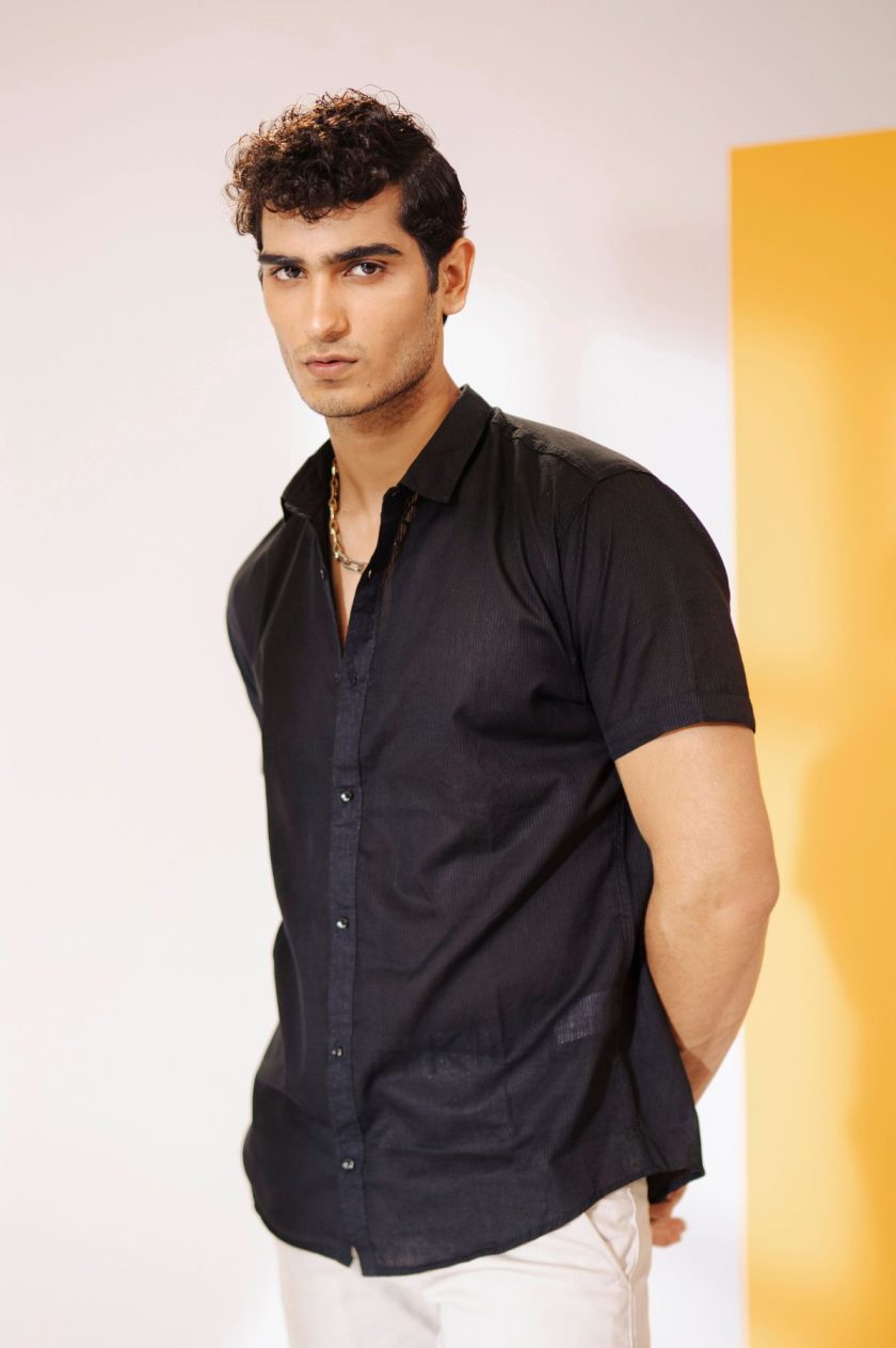 Regular Fit Half-Sleeves Shirt Black